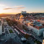 Modern In Historic Center Old Town