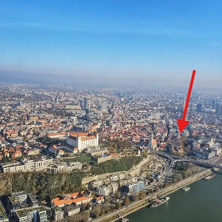 Modern In Historic Center Old Town דירה