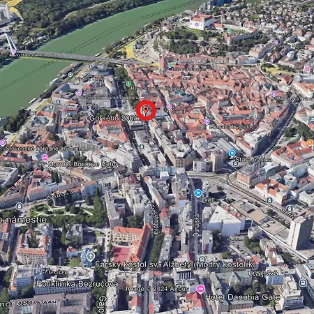 Modern In Historic Center Old Town 아파트